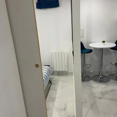 Апартаменты Santorini Immersion /calme & Cosy Montgeron